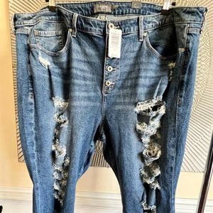 NWT Torrid Button Fly Distructed Distressed Medium Wash Cropped Jeans Sz 26